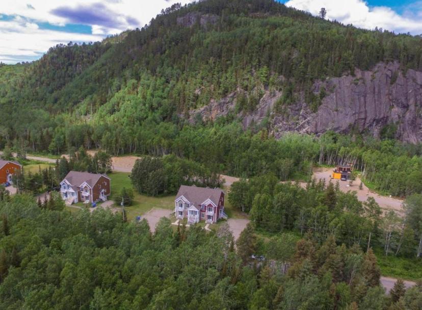 Condo Mont-Édouard 2 LʼAnse-Saint-Jean Extérieur photo